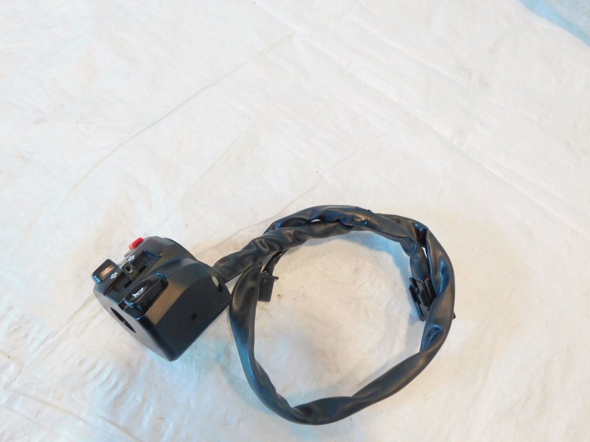 17-19 Kawasaki Versys 650 KLE650 ABS Left Handlebar Turn Signal & Horn Switches - C3 Cycle