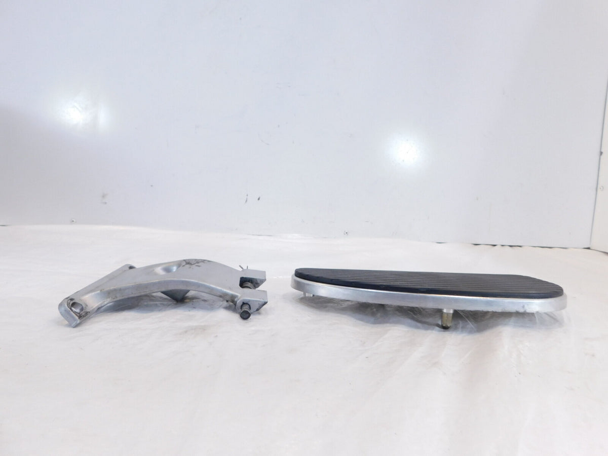 Victory V92 Classic & Touring Cruiser Right Footboard Floorboard & Mount Bracket - C3 Cycle