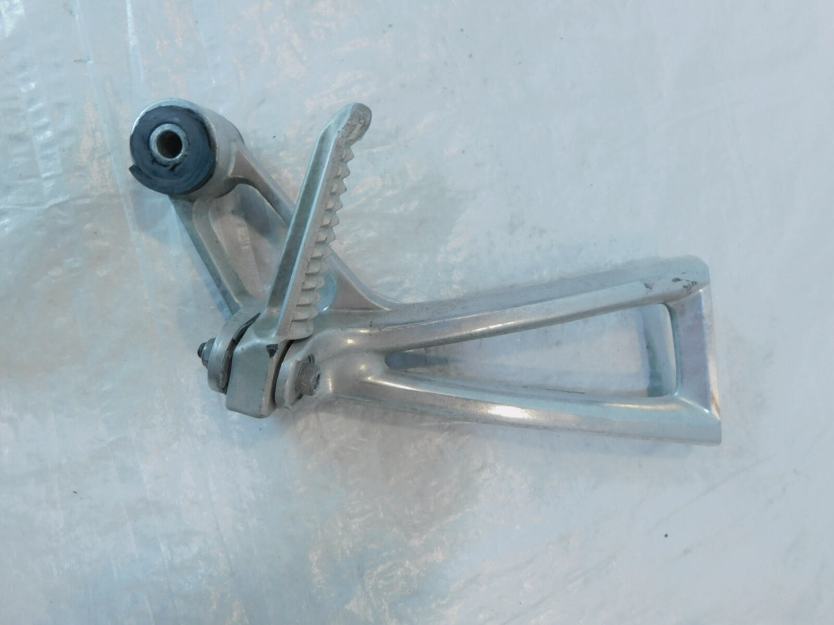 Yamaha YZFR6S YZF R6S & YZFR6 R6 Right Rear Passenger Footpeg Footrest Bracket - C3 Cycle