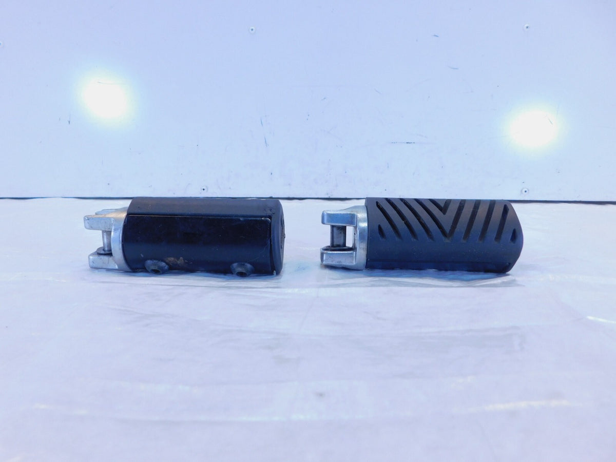 2000 00 Victory Standard V92 Cruiser Rear Passenger Peg Footrest Footpegs - C3 Cycle