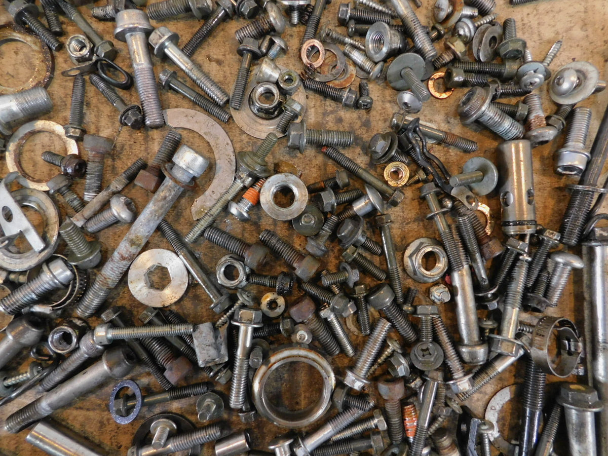 2004 04 Suzuki GSX-R750 Miscellaneous Misc Nuts Bolts & Brackets Parts Box Lot - C3 Cycle