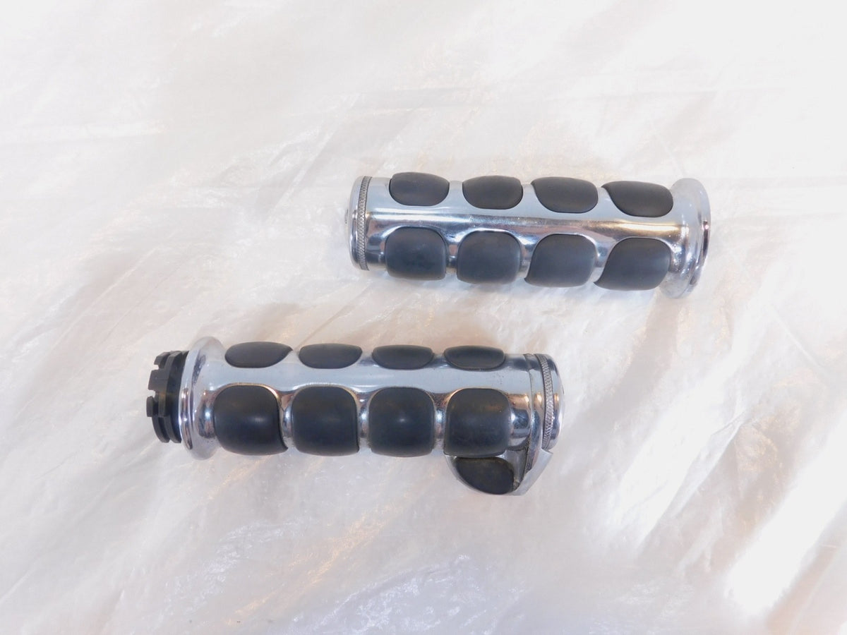 Harley Davidson Dyna Softail Sportster Rubber & Chrome Handlebar Right Hand Grip - C3 Cycle