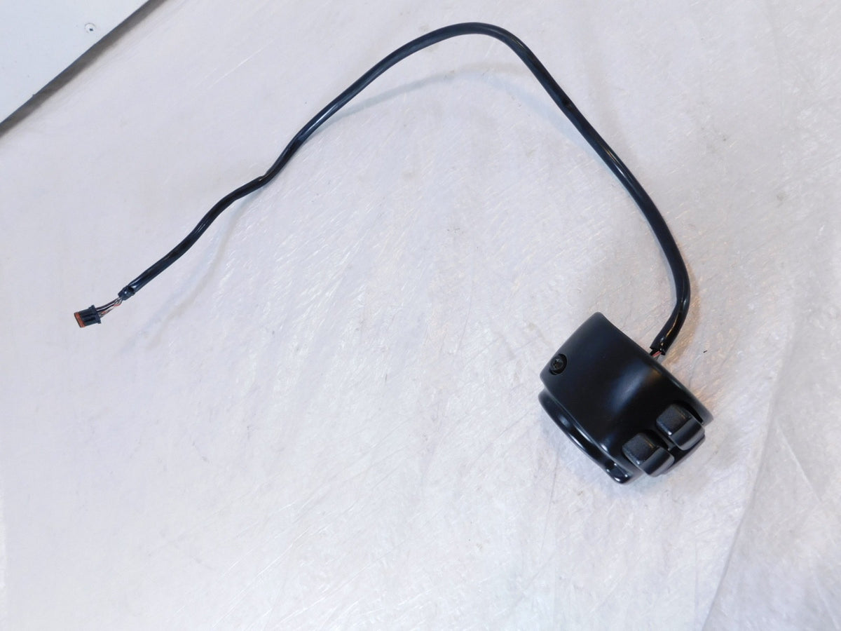 Harley Davidson Softail Milwaukee M8 Left Horn & Turn Signal Handlebar Switches - C3 Cycle