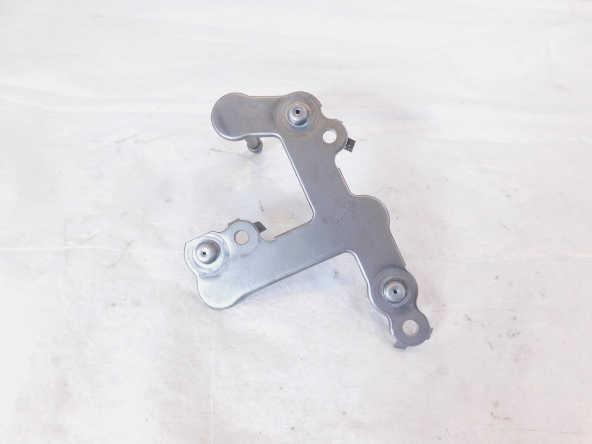 1994-1995 Honda CB1000 CB 1000 Engine Motor Crankcase Oil Passage Plate - C3 Cycle