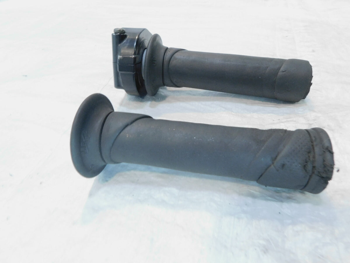 Kawasaki Ninja ZX6R ZX6RR ZX10R ZX12R ZX14 ZZR600 Left/Right Throttle Grips - C3 Cycle