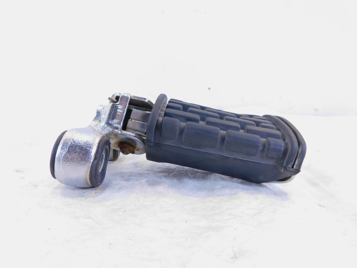 1984-1985 Yamaha Virago 700 XV700 1000 Front Right Footrest Foot Peg & Mount - C3 Cycle