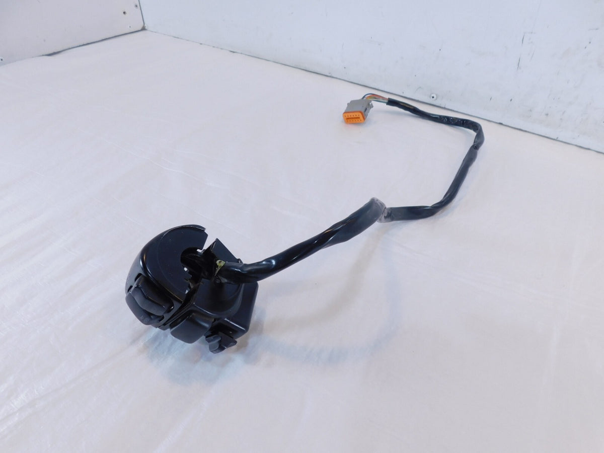 Harley Electra Glide Left Handlebar Engine Start Kill Switches w/ Radio Volume - C3 Cycle