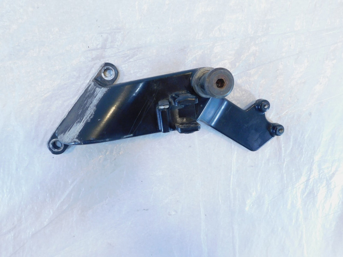 Victory V92 Sport Cruiser V92SC Front Right Footpeg Peg Footrest Mount Bracket - C3 Cycle