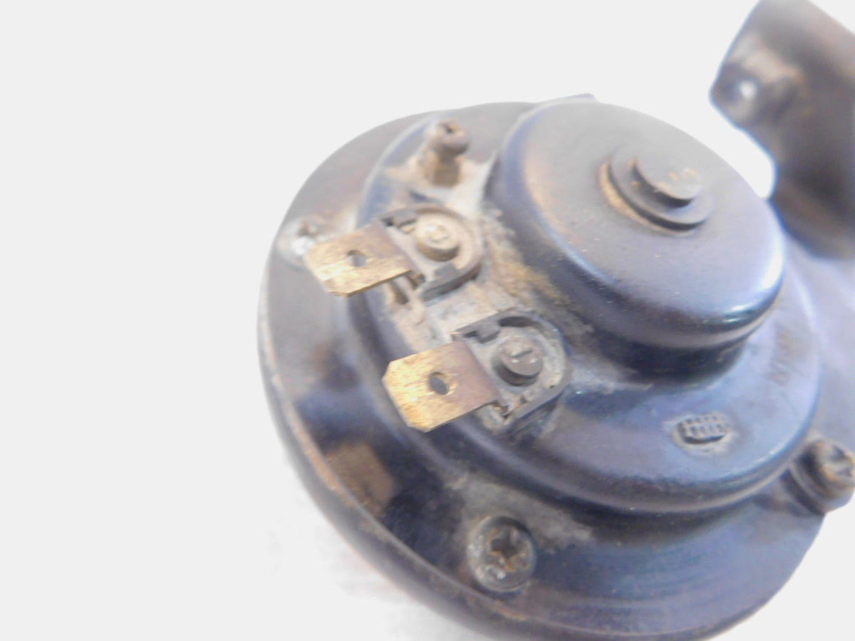 1982-1983  Vintage 82 Yamaha XJ750J Maxim 750 OEM Front High Tone Horn Assembly - C3 Cycle