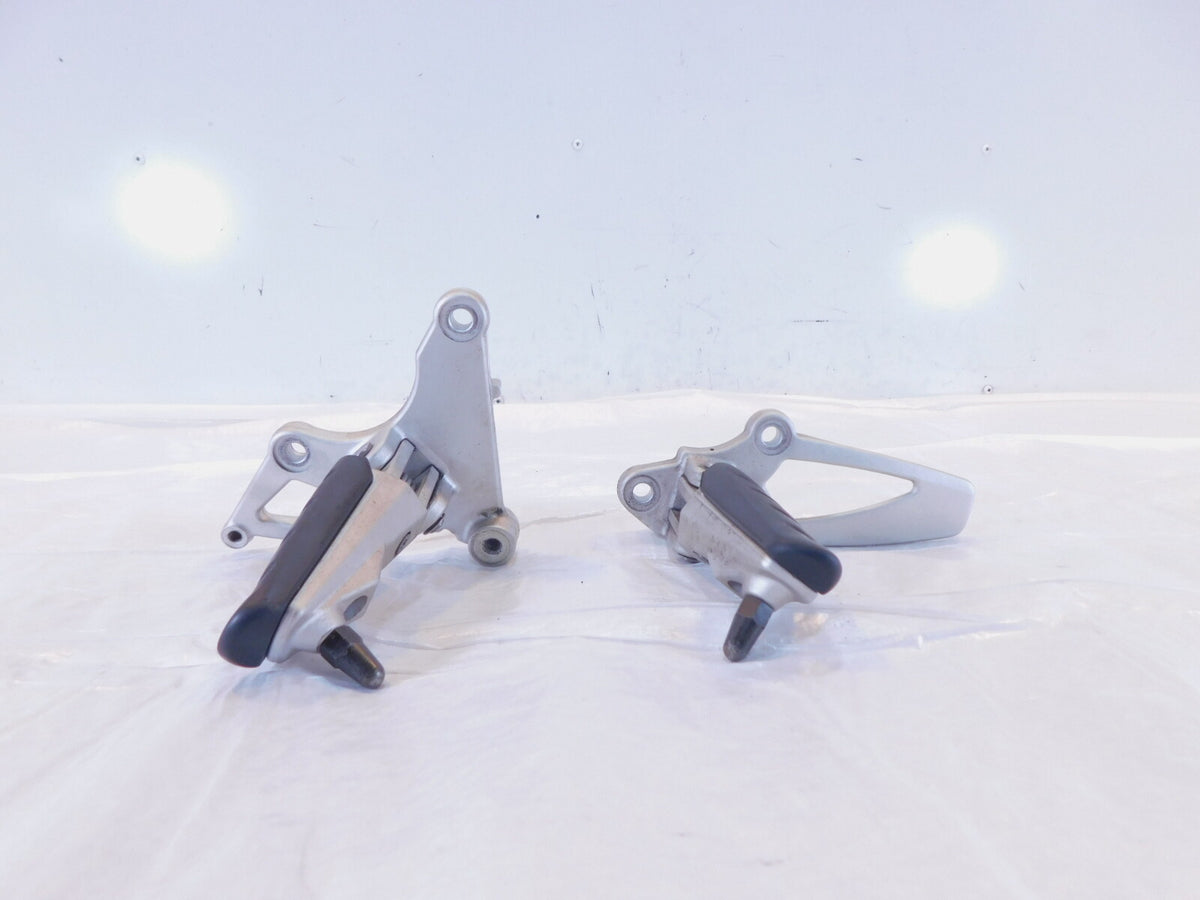 BMW R1200R R1200ST Front Right/Left Footrest Foot Pegs & Bracket Mount Plate - C3 Cycle