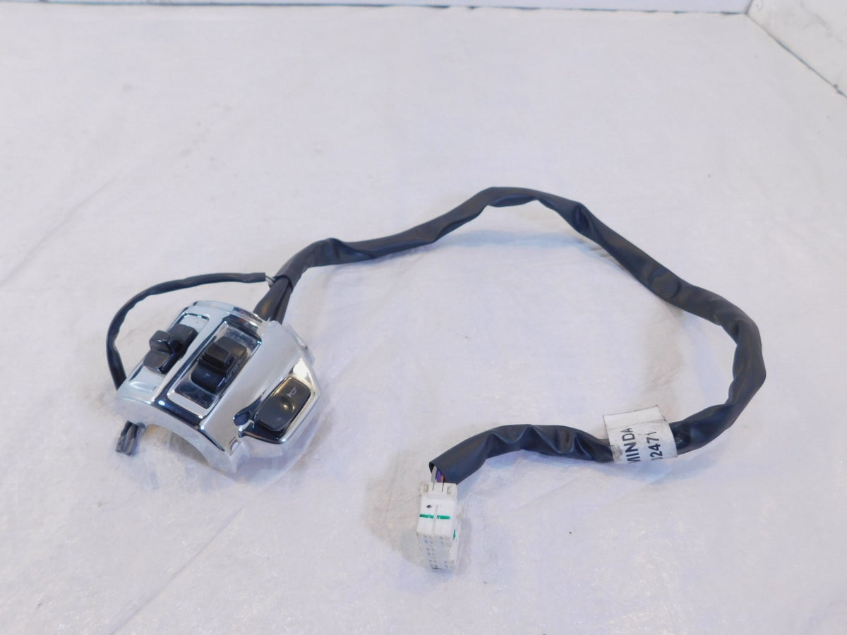 2014-2025 Vespa Primavera & Sprint 50 Chrome Left Handlebar Turn Signal Switch - C3 Cycle