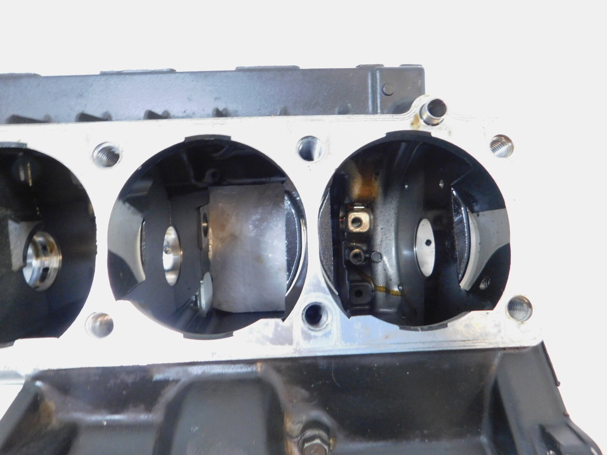 Kawasaki Ninja 900 & 1000 1000R ZX1000 Engine Motor Block Crankcase Crank Case