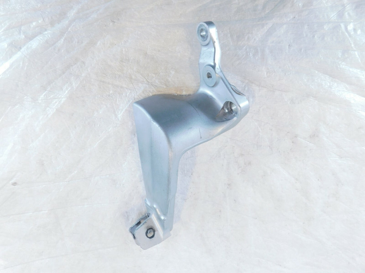 2006 2007 Victory Kingpin & Vegas Right Passenger Footpeg Foot Rest Peg Bracket - C3 Cycle