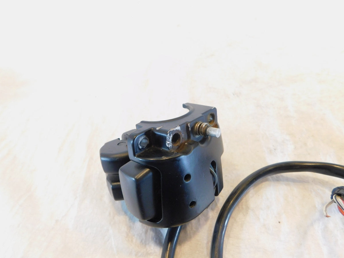 Harley Davidson Dyna Street Bob Fat Bob Right Handlebar Horn Turn Signal Switch - C3 Cycle