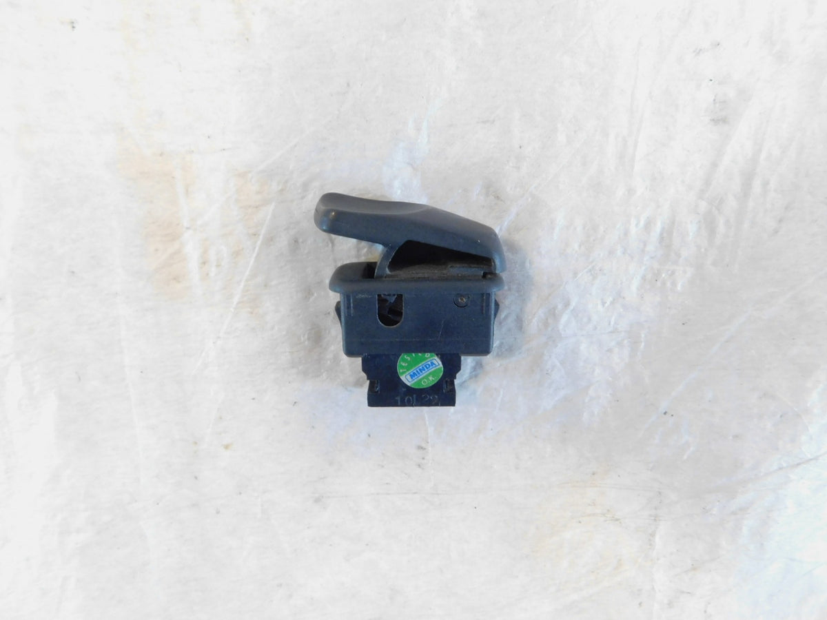 Piaggio Vespa LX GT GTS 50 125 250 Front Handlebar Indicator Alert Horn Switch - C3 Cycle