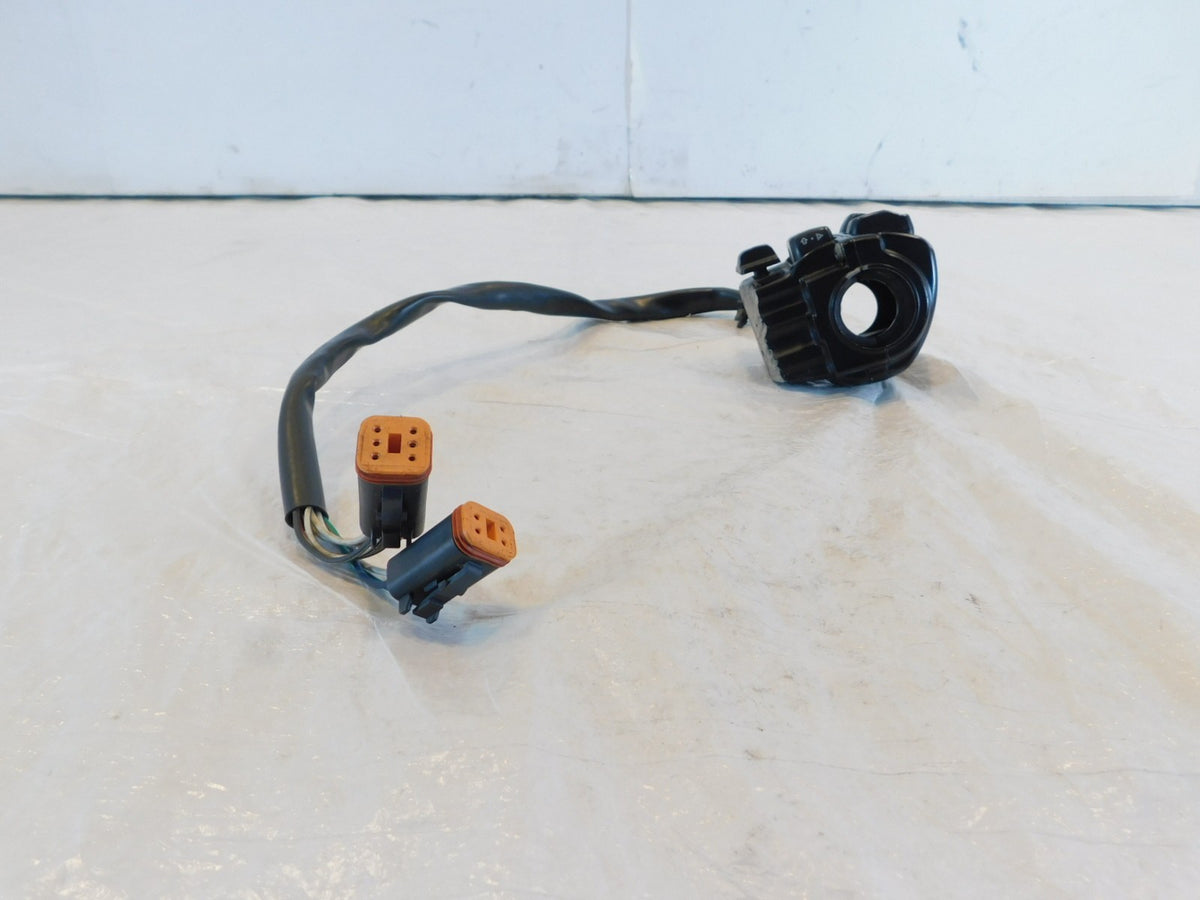 Harley Softail & Dyna Right Handlebar Engine Start Stop Switch Buttons for Parts - C3 Cycle