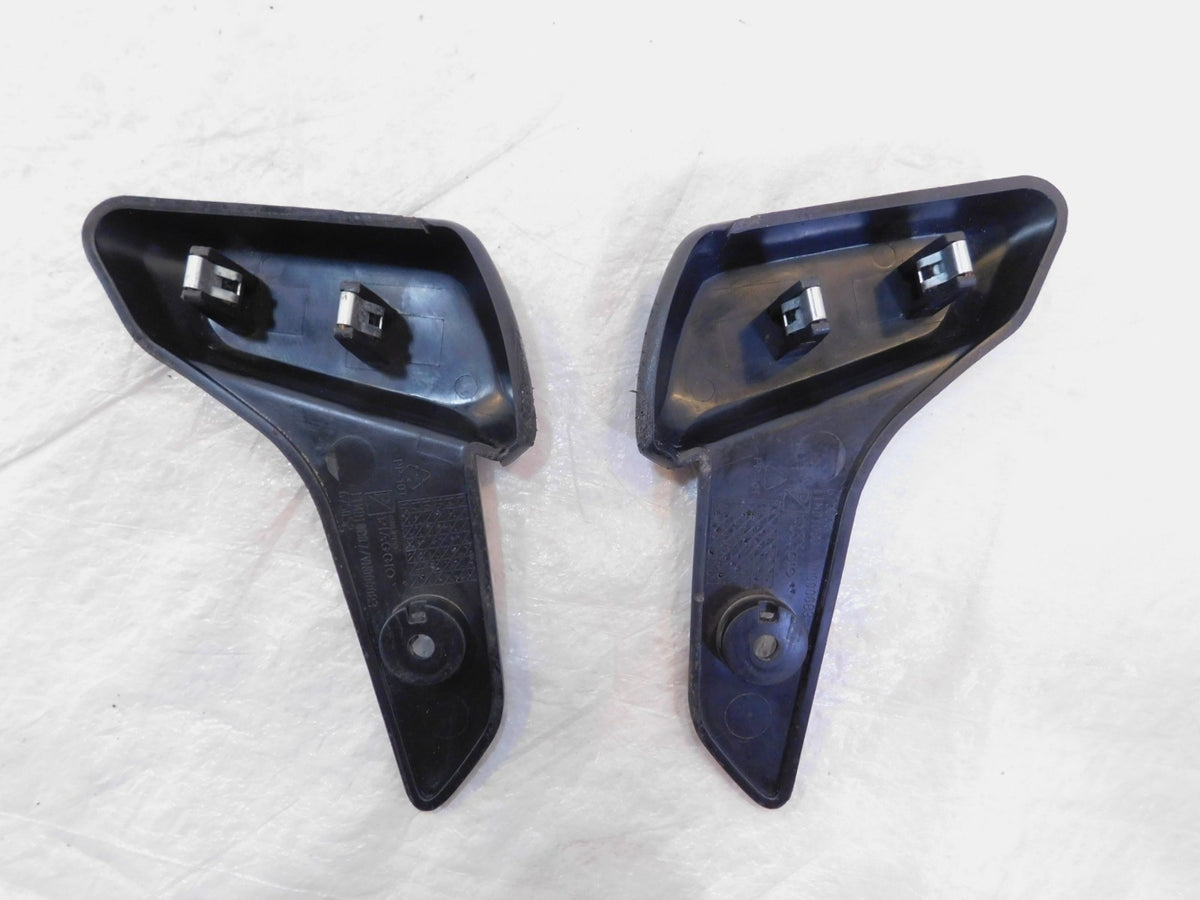 Vespa Primavera Sprint 50 125 150 Pair Rear Footrest Foot Peg Cover Fairings - C3 Cycle