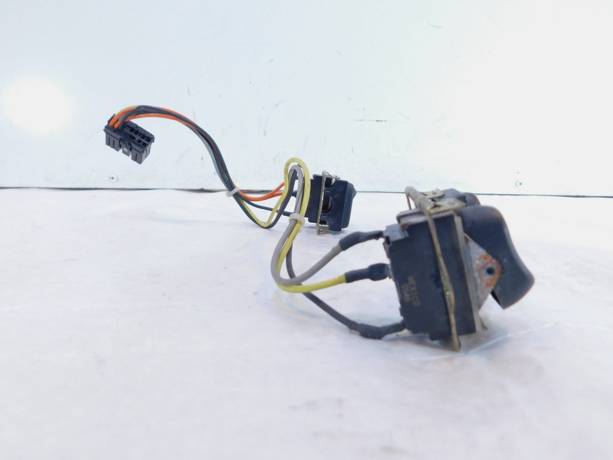 Harley Touring Electra Glide Ultra Classic Spot Lamp Accessory Control Switches