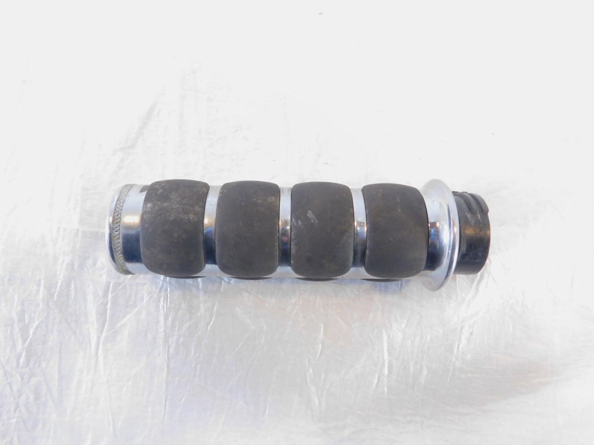 Harley Davidson Dyna Sportster & Softail Chrome Right ISO Hand Handlebar Grip - C3 Cycle