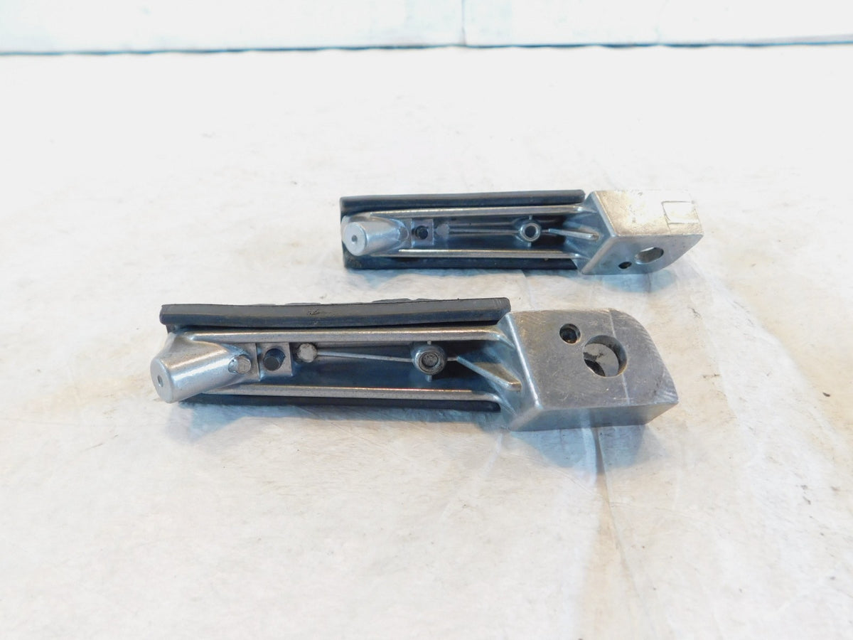 Triumph Daytona Sprint Trident Trophy 900 1200 Rear Left/Right Footrest Foot Peg - C3 Cycle