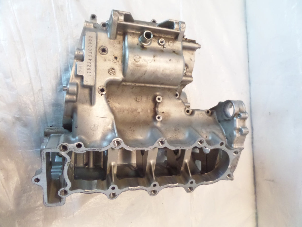 Kawasaki ZX-6R ZZR600 ZX600 OEM Engine Motor Crank Case Crankcase Set 14001-1300 - C3 Cycle