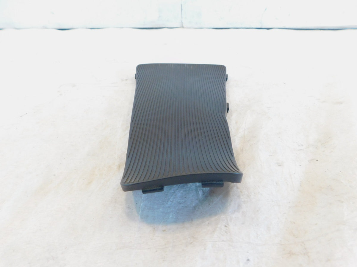 Piaggio Vespa LX LXV S 50 125 150 Rubber Lower Central Foot Mat 57345R - C3 Cycle