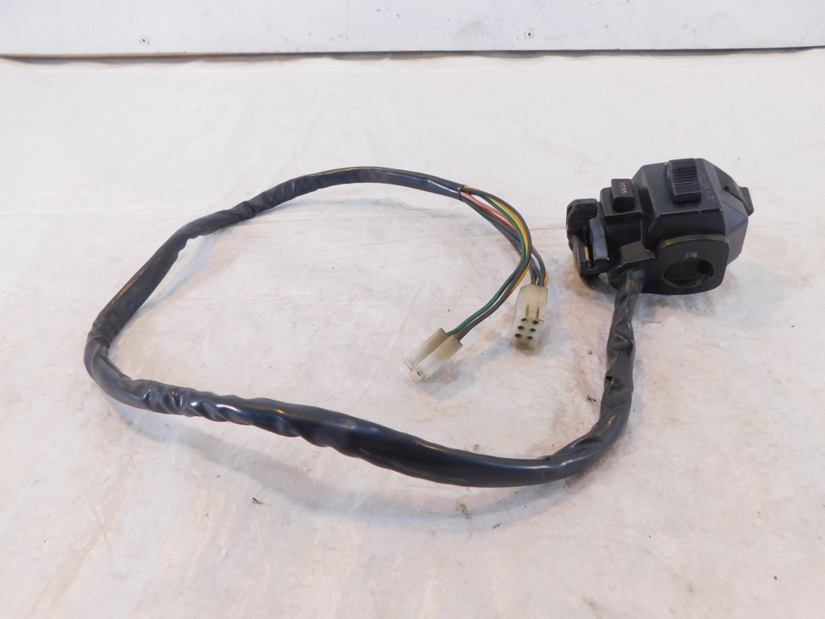 1982 82 Yamaha XJ750 Maxim 750 Left Handlebar Horn/Turn Signal Switch Buttons - C3 Cycle