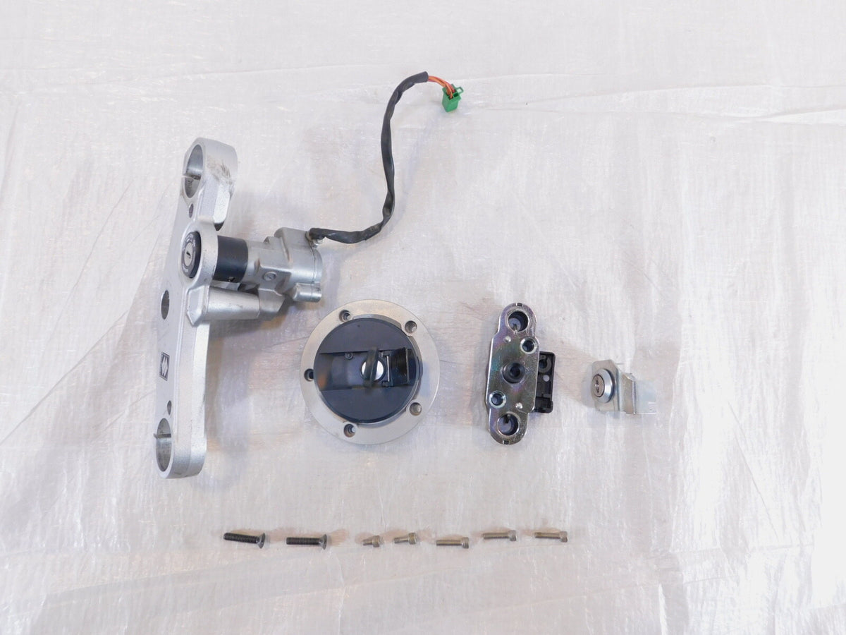 2013 13 Suzuki GW250 Inazuma 250 L3 Ignition Switch & Fuel Tank Lock Set w/ Key - C3 Cycle