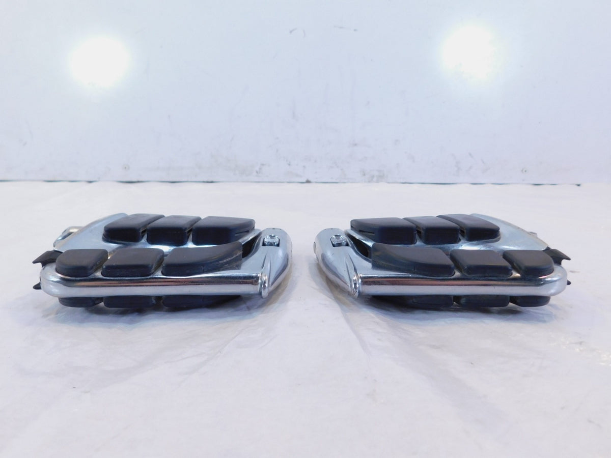 Pair 2006-2007 Victory Kingpin & Vegas Kuryakyn Swingwing Foot Peg Footrests - C3 Cycle
