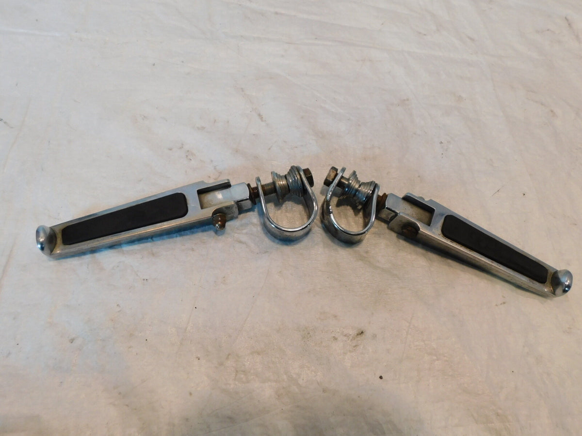 Harley Electra Glide Street Glide Road King Highway Footrest Pegs & Mount Clamps