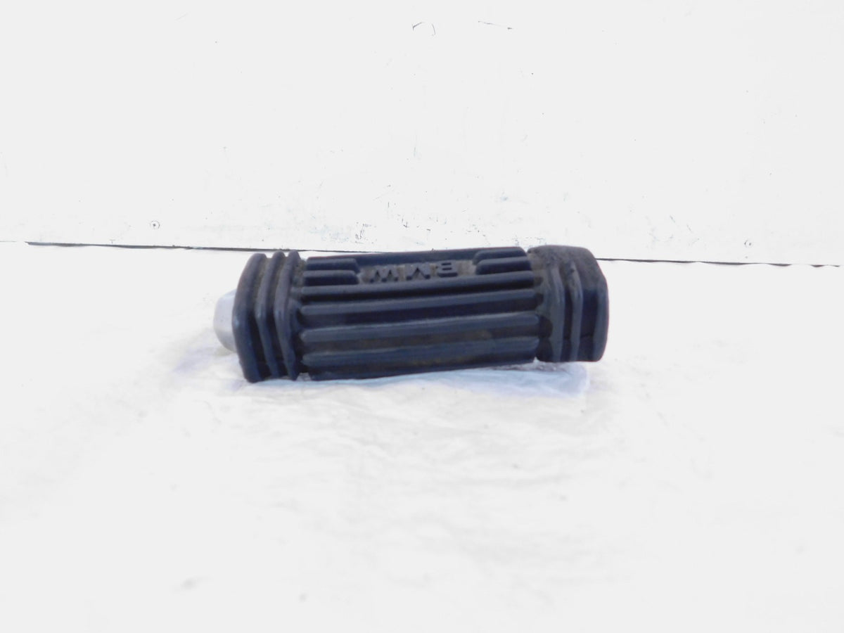 BMW Airhead R100 R60 R75 R90 R100RT Front Right Footrest Foot Peg w/ Mount - C3 Cycle