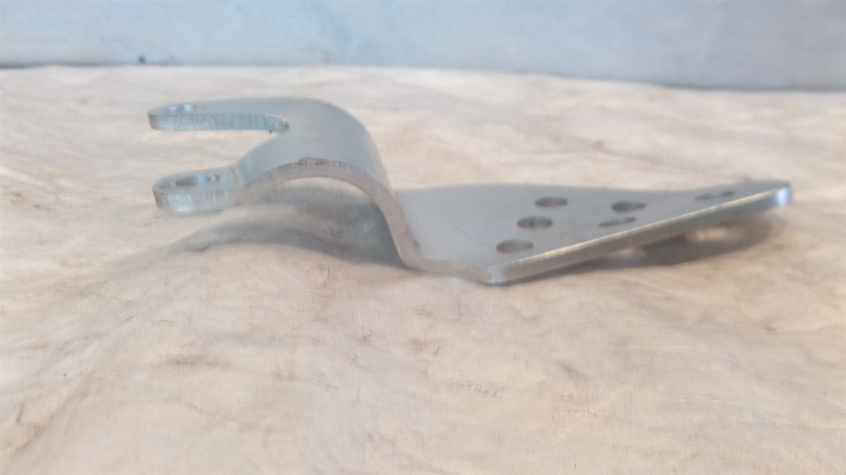 1999 2000 2001 & 2002 Yamaha YZFR6 R6 Right Footpeg Footrest Guard Bracket - C3 Cycle