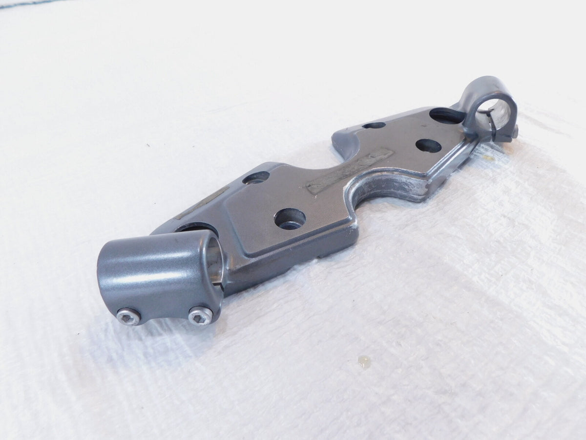 1999-2007 Suzuki Hayabusa GSX1300R Handlebar Holder Bracket Triple Tree Cover - C3 Cycle
