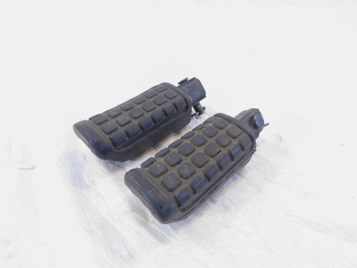 1982-1983 Yamaha XJ750 Maxim 750 Front Left Right Main Rider Footrest Foot Pegs - C3 Cycle