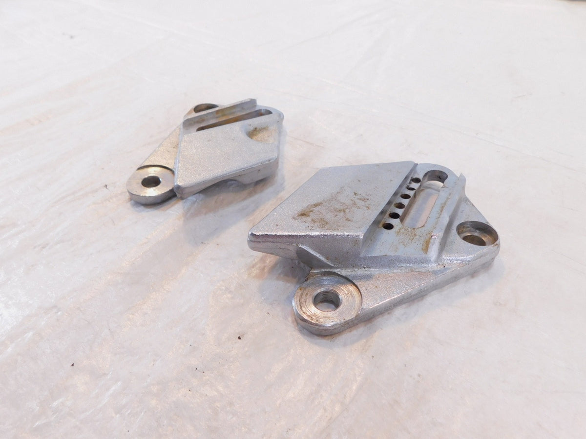 Pair Yamaha XJ750 Maxim 750 Front Main Rider Driver Foot Peg Stay Bracket Mounts - C3 Cycle