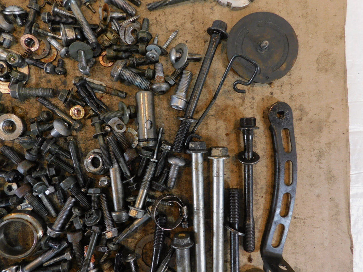 2004 04 Suzuki GSX-R750 Miscellaneous Misc Nuts Bolts & Brackets Parts Box Lot - C3 Cycle
