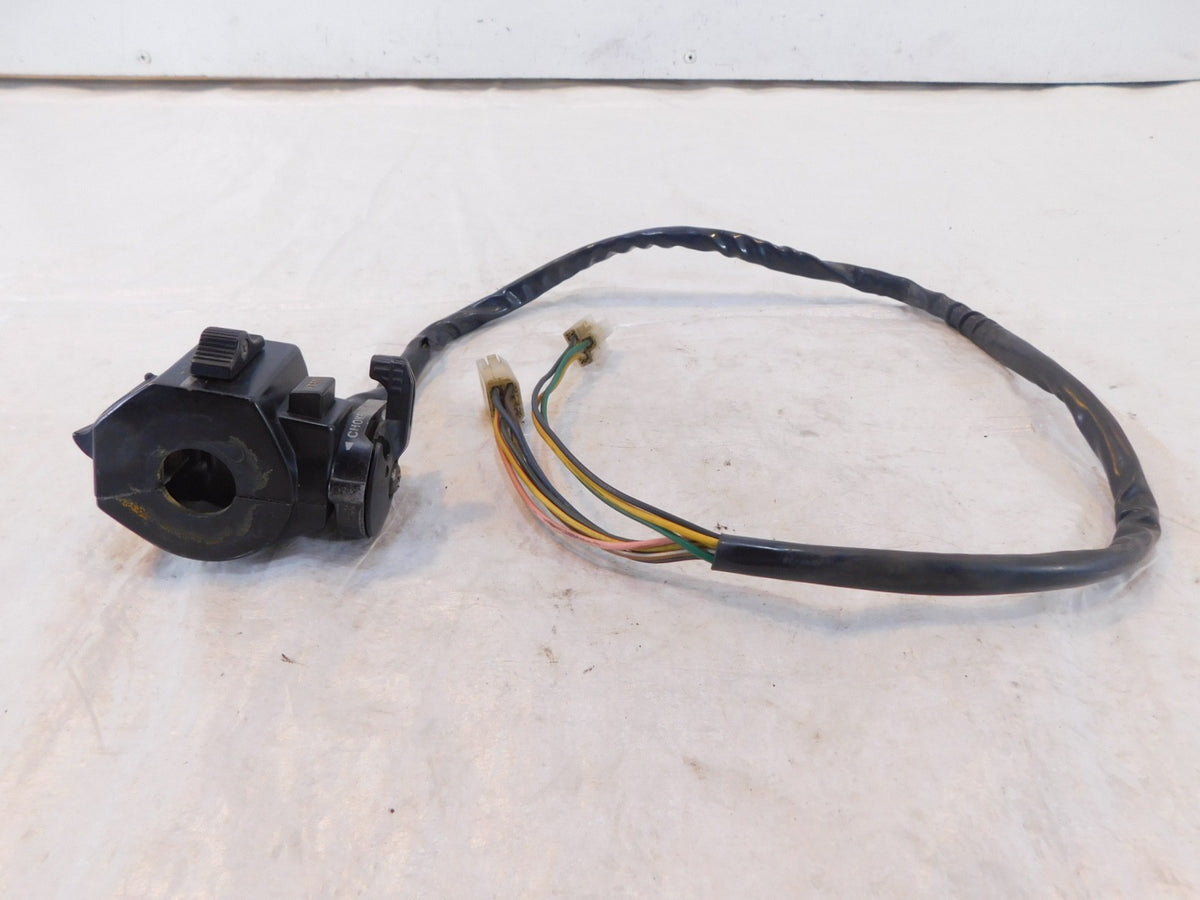 1982 82 Yamaha XJ750 Maxim 750 Left Handlebar Horn/Turn Signal Switch Buttons - C3 Cycle