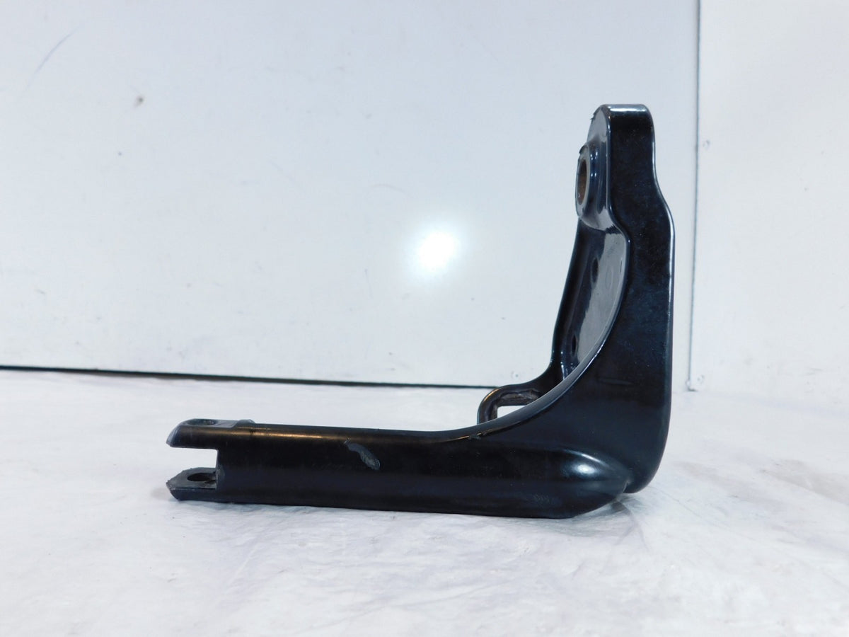 2007 07 Harley Davidson Softail Custom FXSTC Right Footpeg Mount Bracket - C3 Cycle