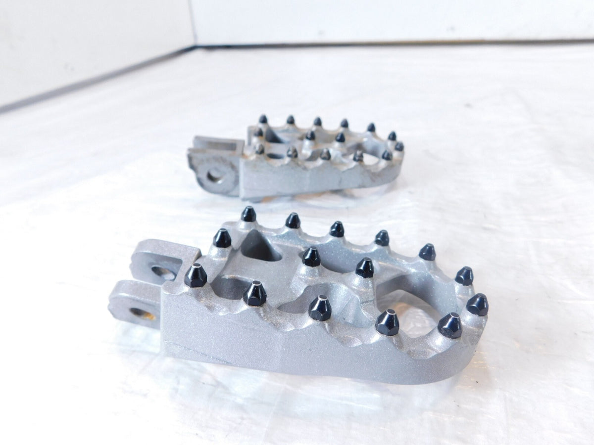 Harley Touring V-Rod Dyna Sportster FXR Softail FLO MX Style Footpeg Footrests - C3 Cycle