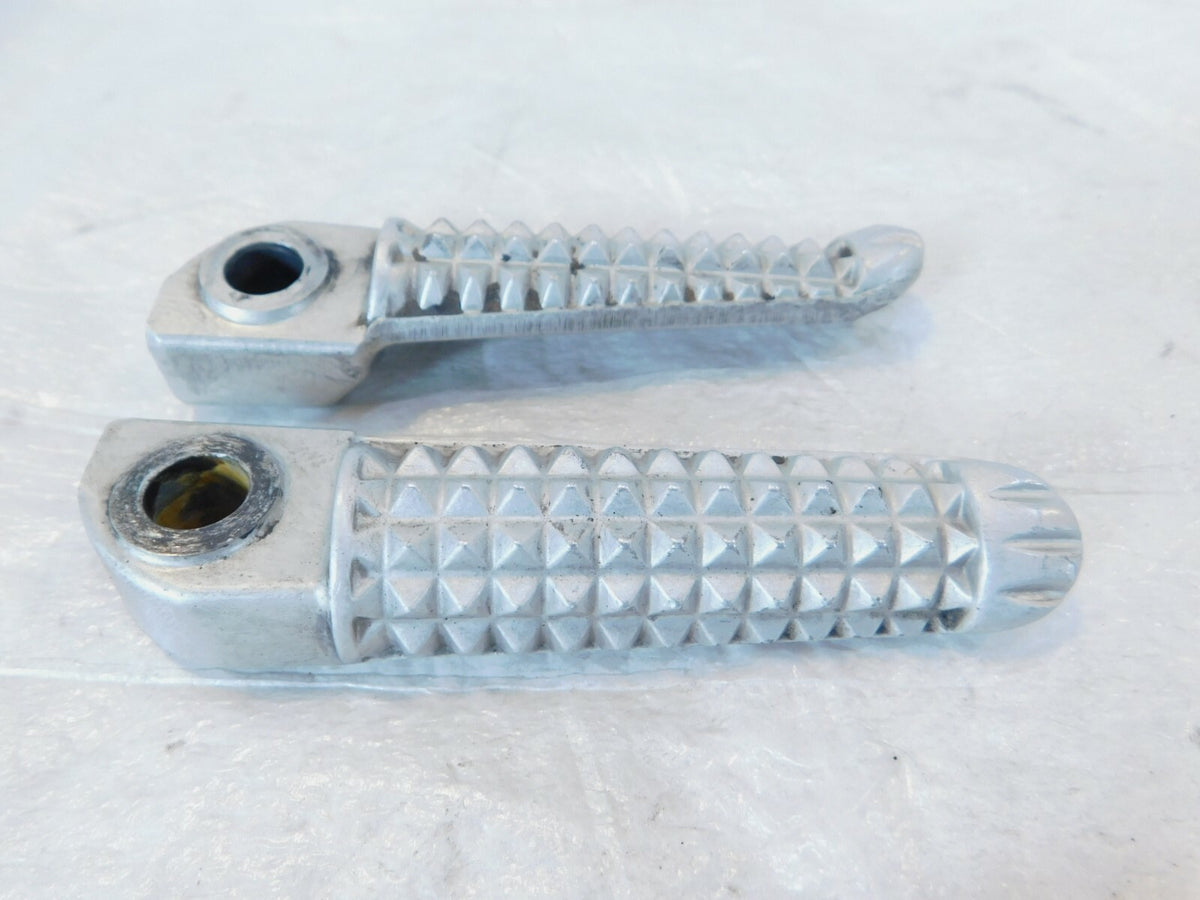 Yamaha YZFR6S YZF R6S YZFR6 R6 Left/Right Rear Passenger Footrest Footpeg Pegs - C3 Cycle