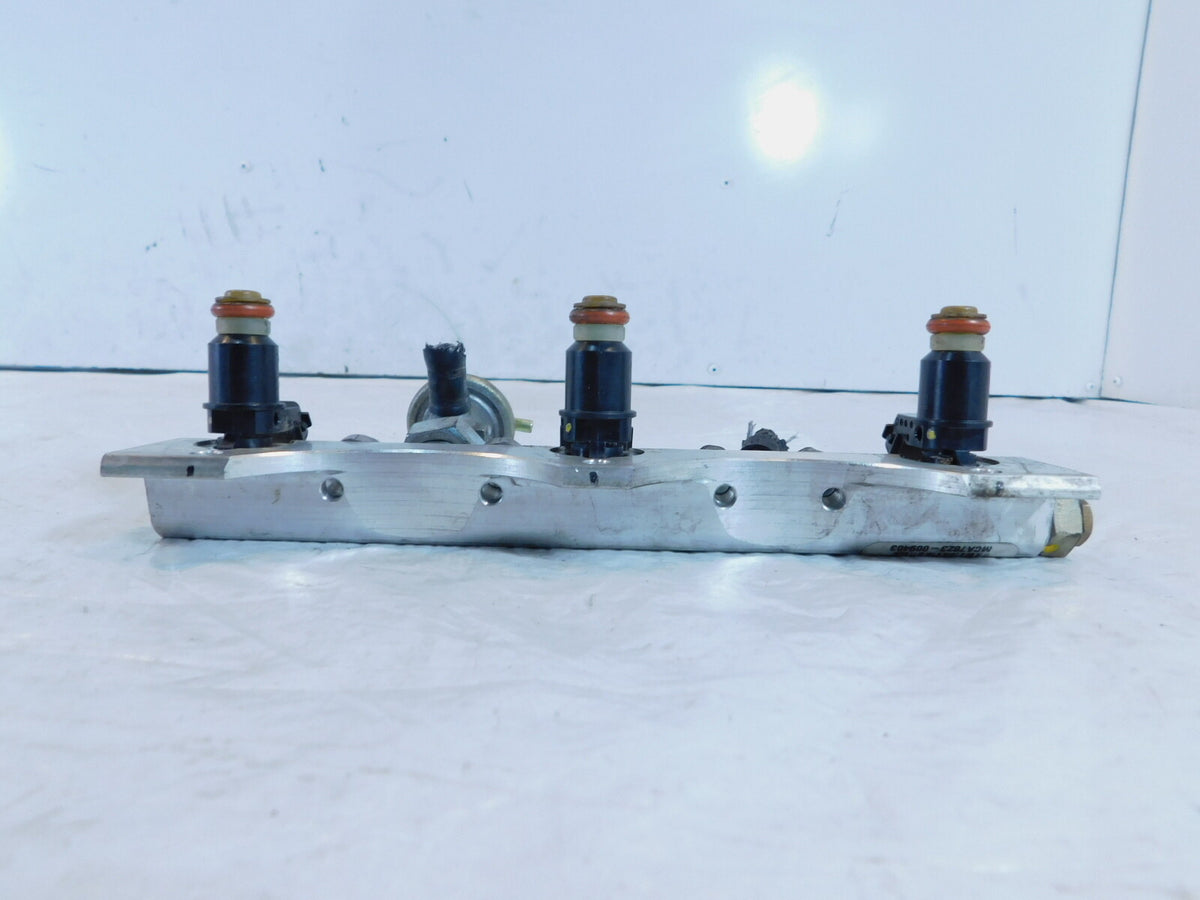 Honda GL1800 Goldwing Left Injector Rail w/ Fuel Injectors & Pressure Regulator