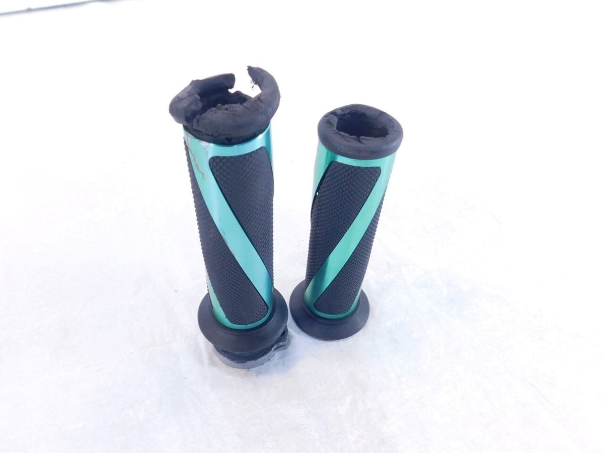 Kawasaki Ninja ZX6R ZX636 ZX10R ZX14R 650R Z900 Versys Handlebar Throttle Grips - C3 Cycle