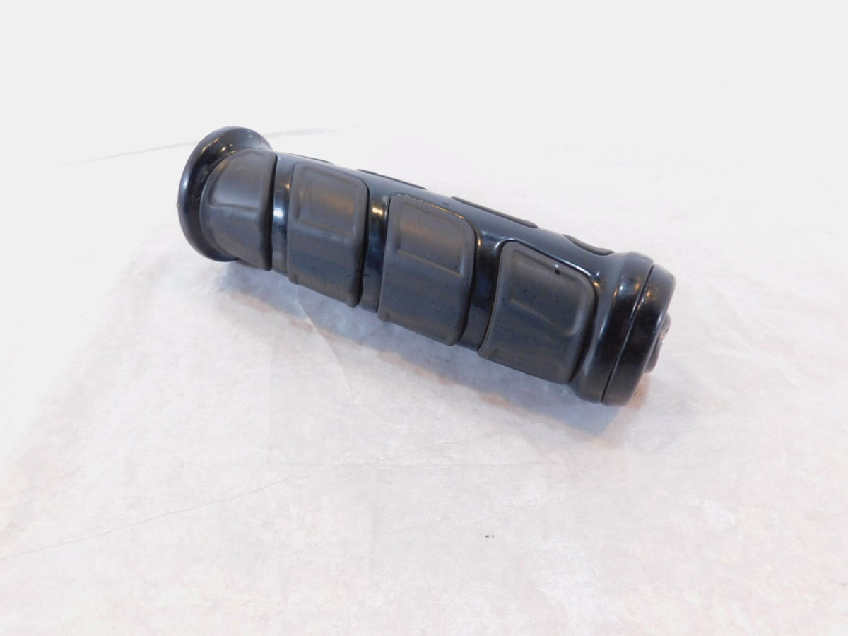 Kawasaki Vulcan 1600 VN1600 & 900 VN900 Left Handlebar Grip Tube - 46075-1212 - C3 Cycle