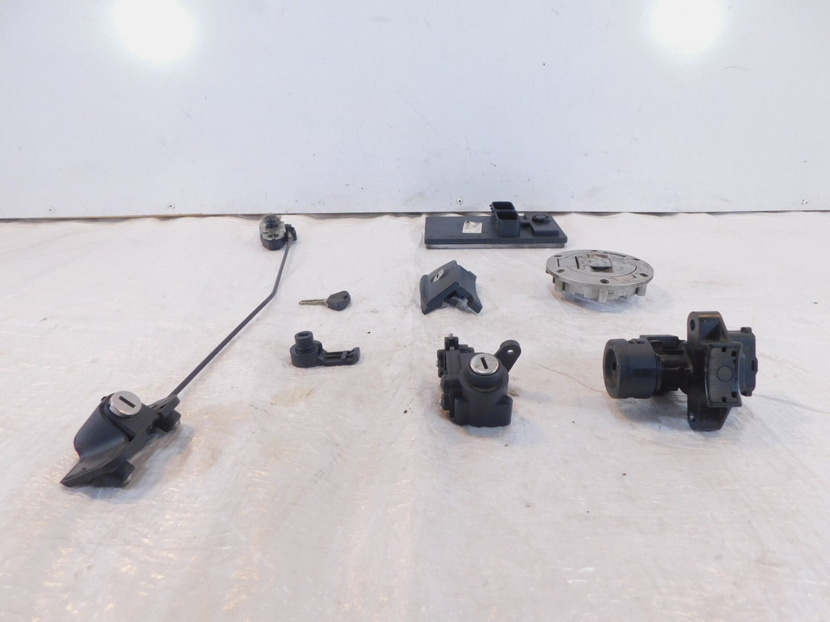 2005-13 BMW R1200RT Ignition Switch Fuel Tank Gas Cap Control Unit Lock Key Set