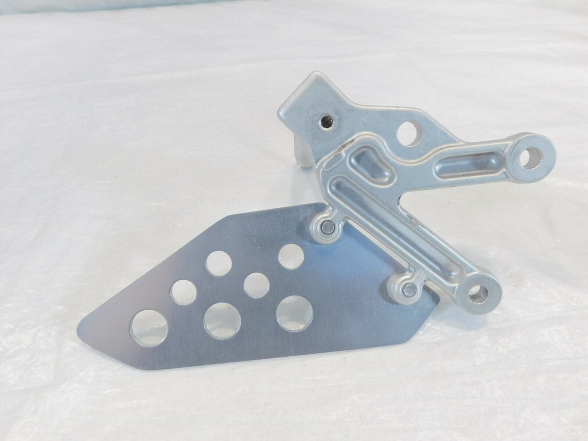 Aprilia RSV1000R RSVR & RSV 1000 Tuono Front Right Footrest Foot Peg & Mount - C3 Cycle