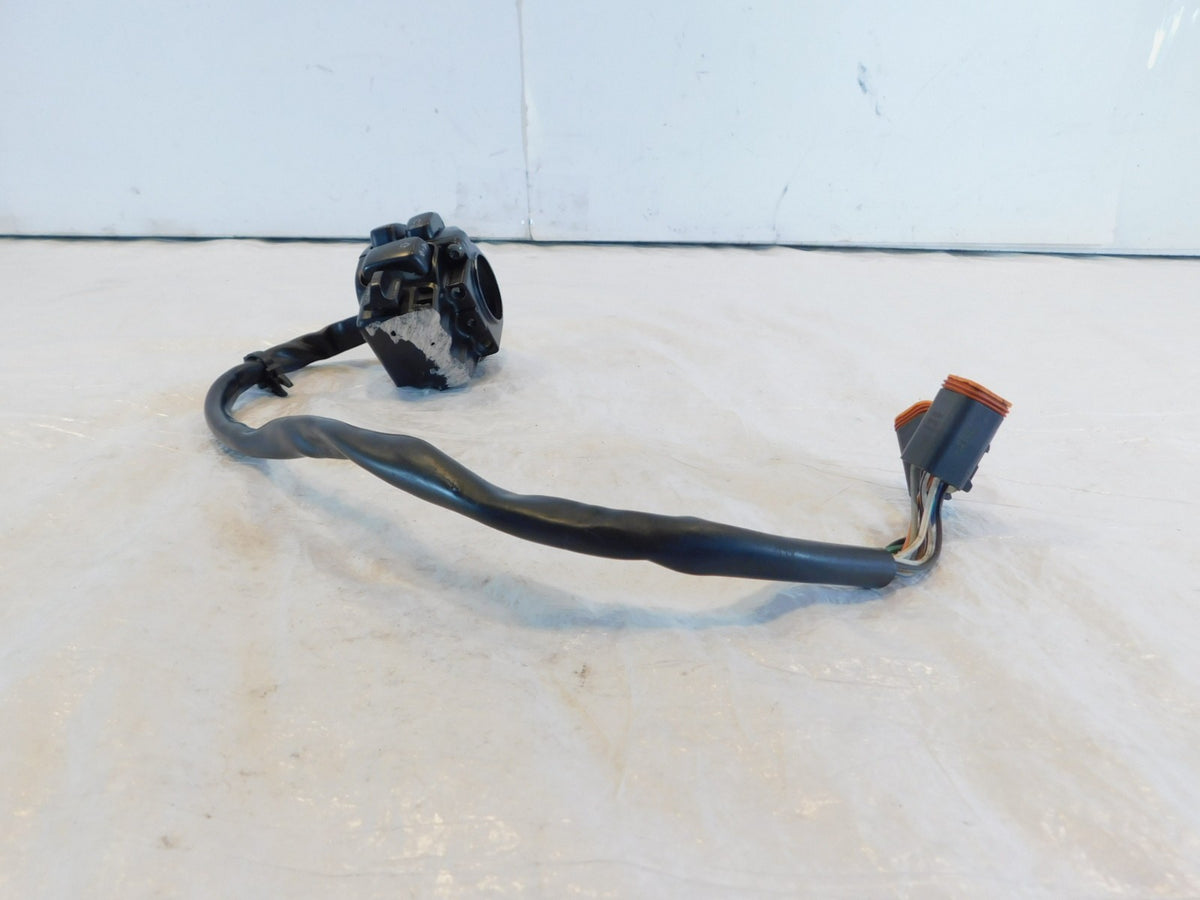 Harley Softail & Dyna Right Handlebar Engine Start Stop Switch Buttons for Parts - C3 Cycle