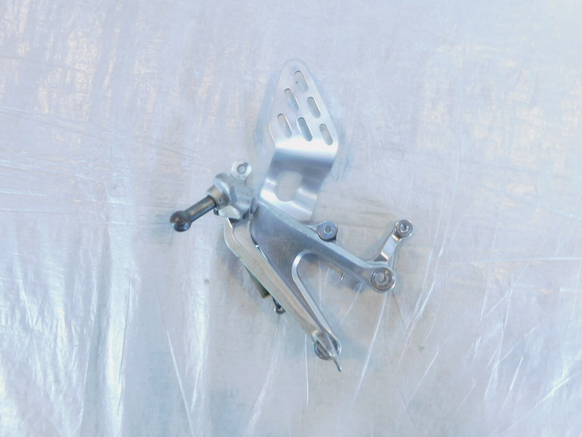 Yamaha YZFR6 R6 YZFR6S OEM Rear Back Footpeg Bracket & Pedal Assembly - C3 Cycle