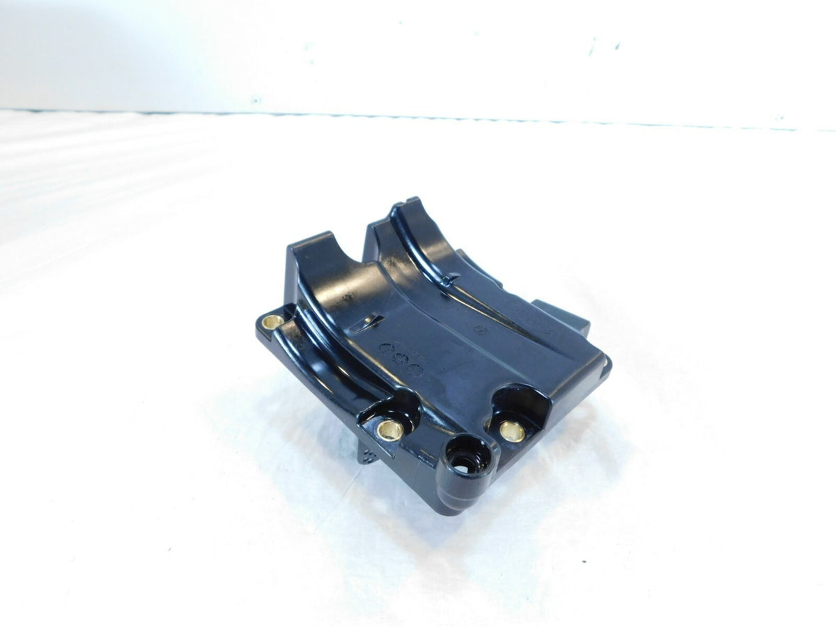Triumph Bonneville Street Twin Thruxton R Engine Motor Crankcase Breather Cover - C3 Cycle