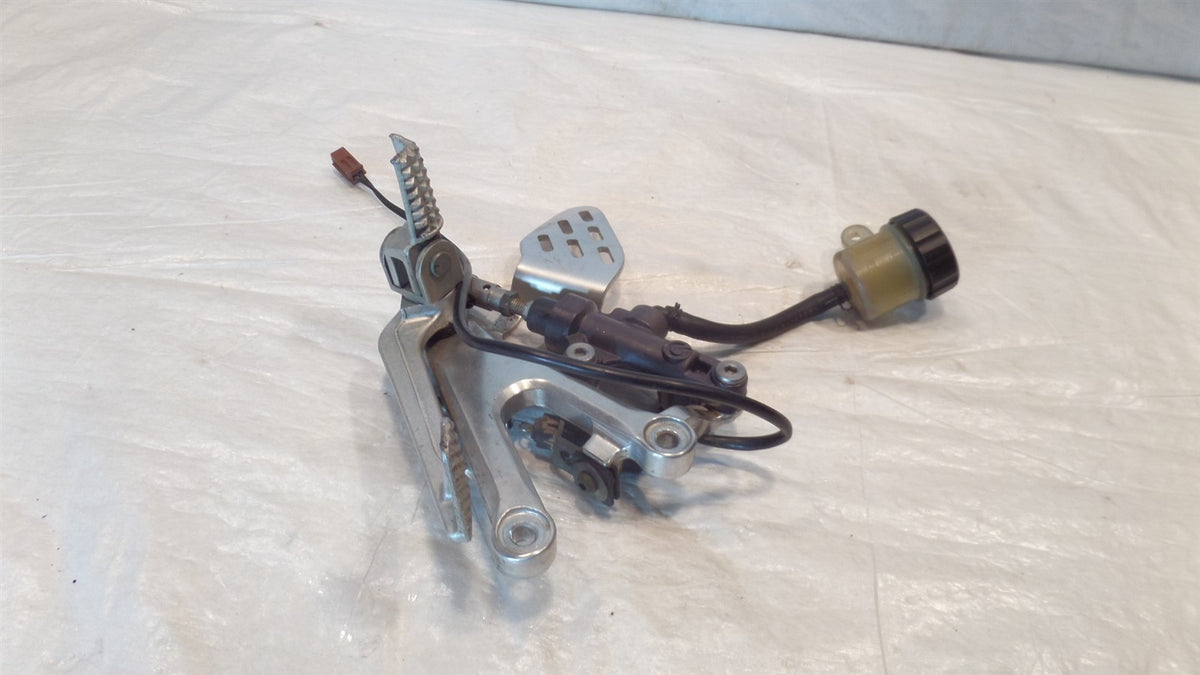 2003-2009 Yamaha YZFR6 R6 Right Footpeg Footrest Bracket, Brake Cylinder & Pedal - C3 Cycle