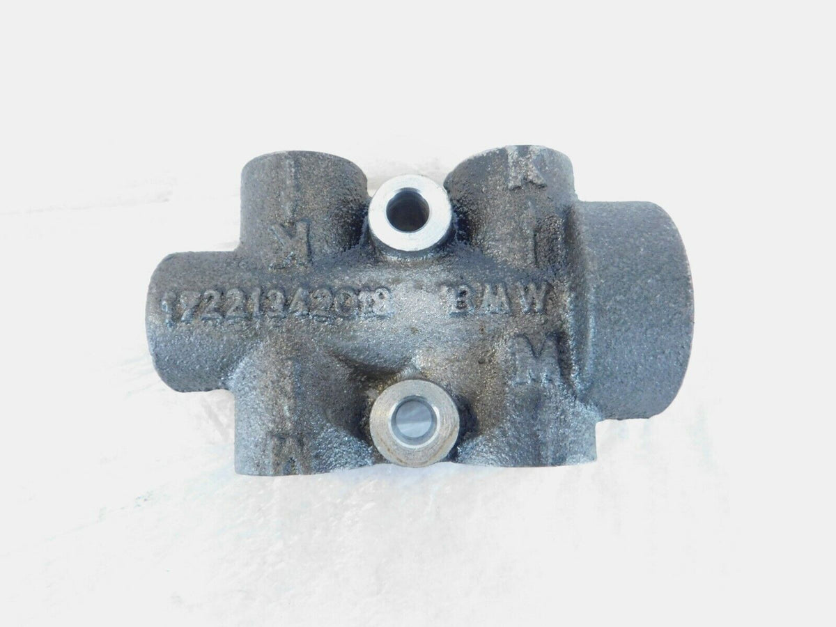 1995 1996 1997 BMW R1100RT Engine Motor Cooling Cooler Oil Thermostat Housing - C3 Cycle